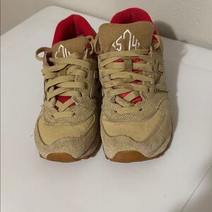 New Balance Olive green and pink Sneakers